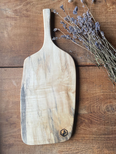 Tapasplank in gevuurde wilde kastanje