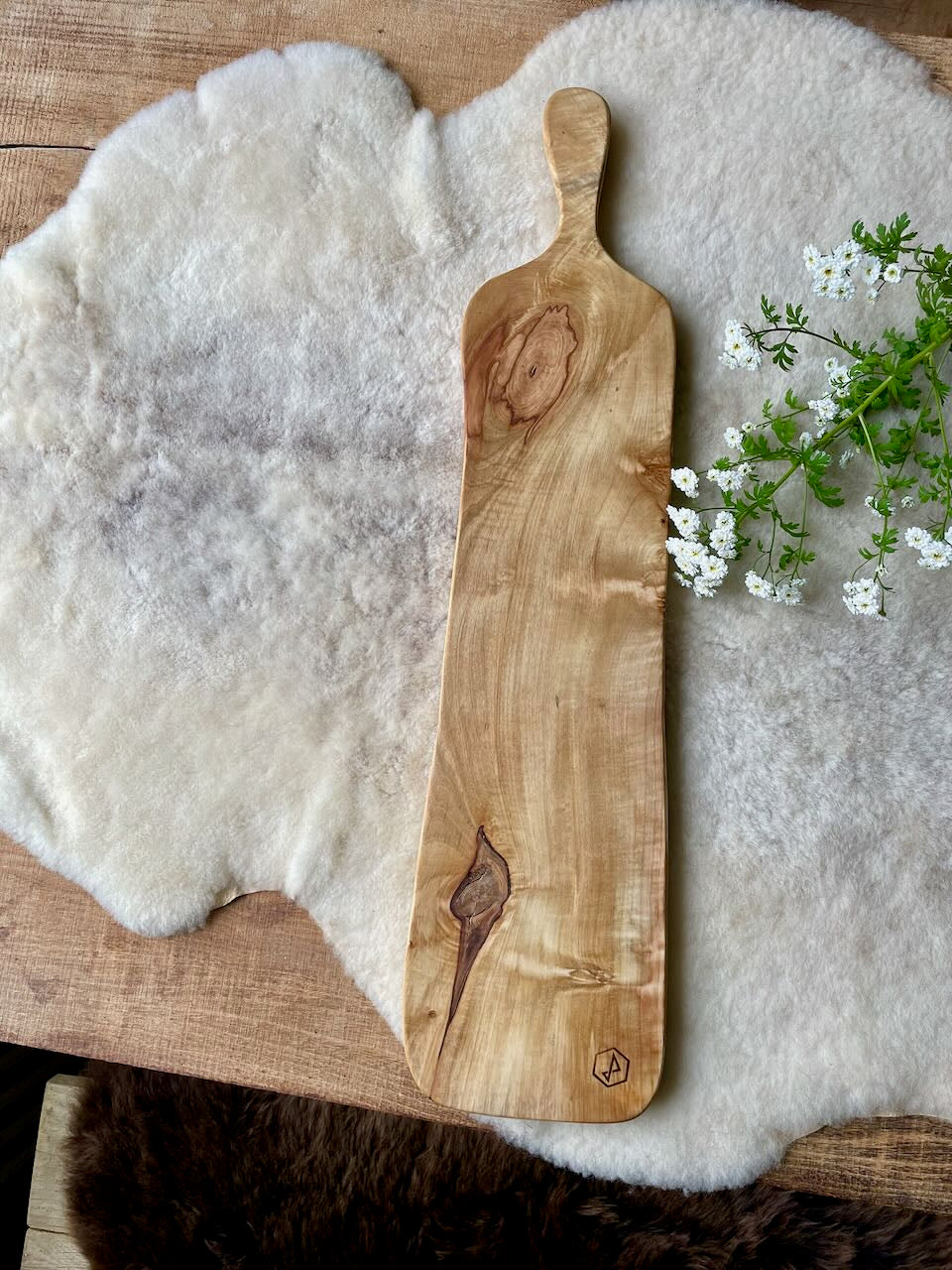 Tapasplank in gevuurde wilde kastanje