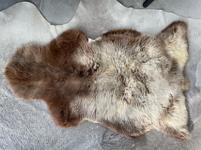 Large bruin/ beige schapenvacht