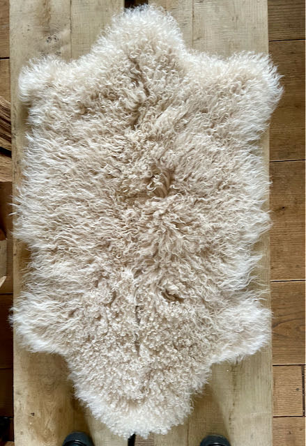 Tibetaans beige schapenvacht