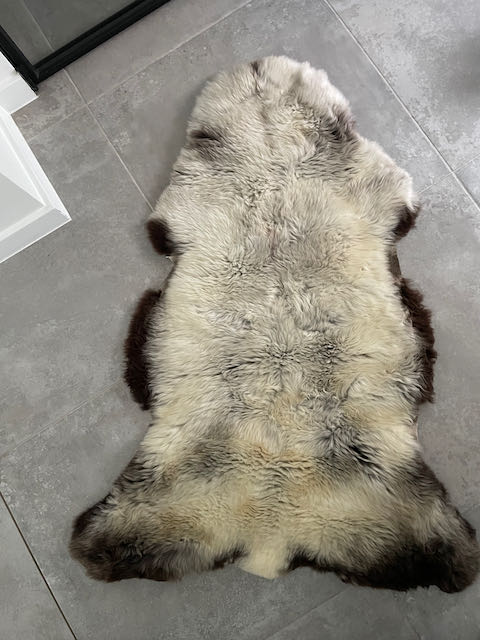 Creme/taupe/bruin schapenvacht