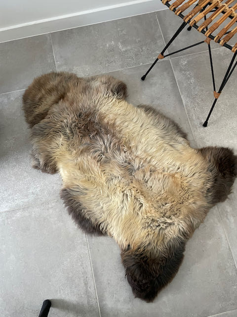 Bruin/ beige/ creme schapenvacht