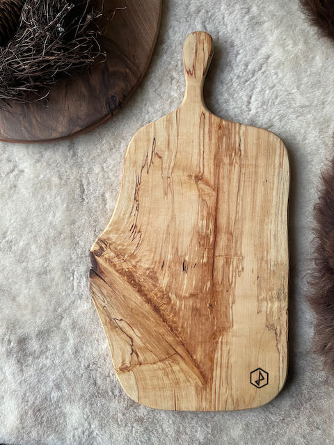 Tapasplank in gevuurde wilde kastanje