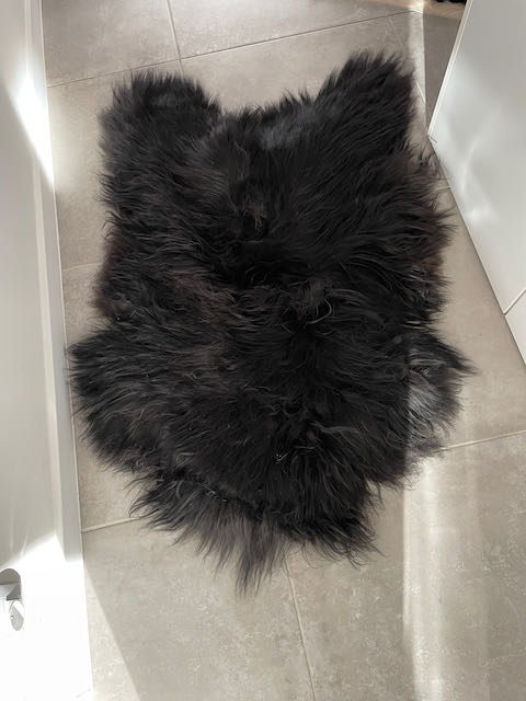 Zwart large Ijslands schapenvacht