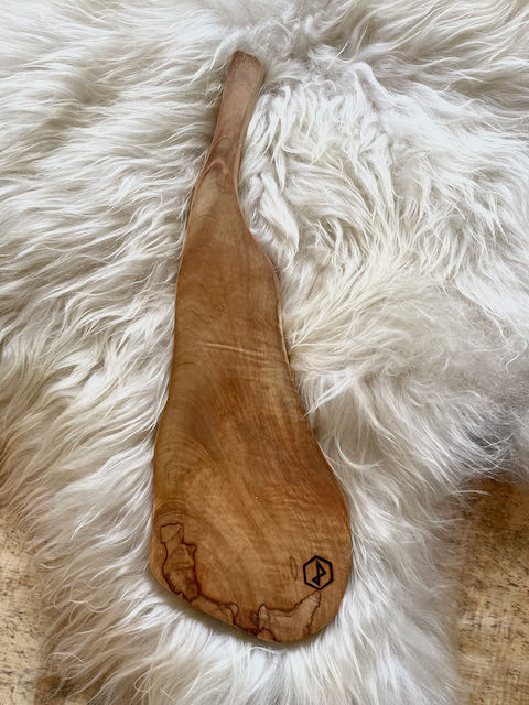 Tapas/ snijplank in gevuurde wilde kastanje