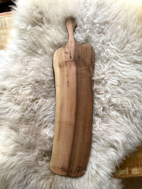 Lange tapas/ snijplank in notelaarhout