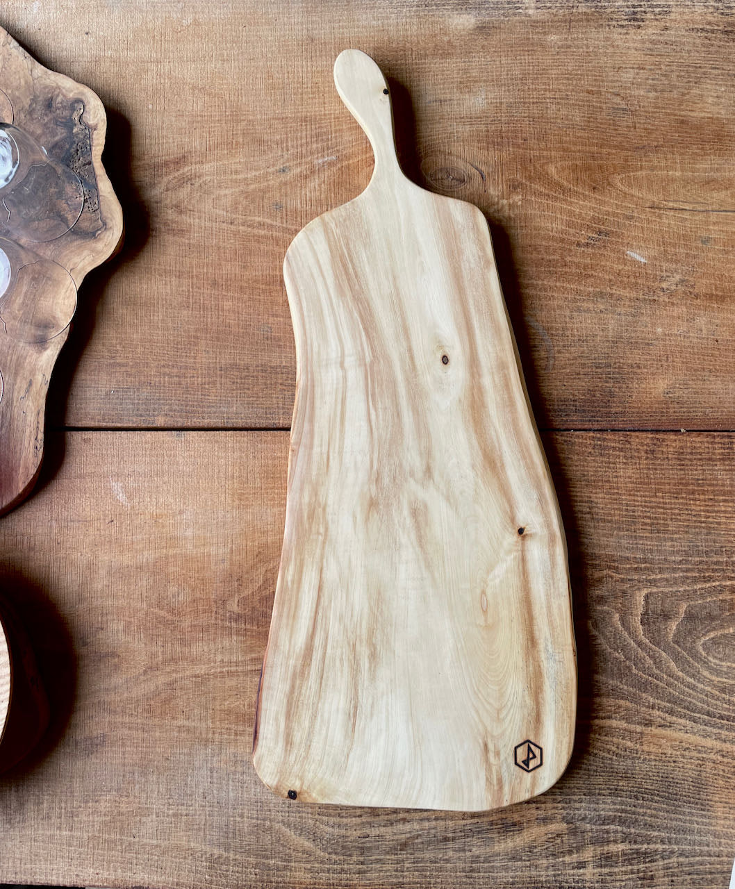 Tapasplank in gevuurde wilde kastanje