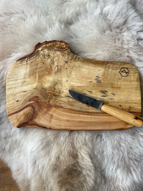 Serving board in fired wild chestnut (excluding wood)