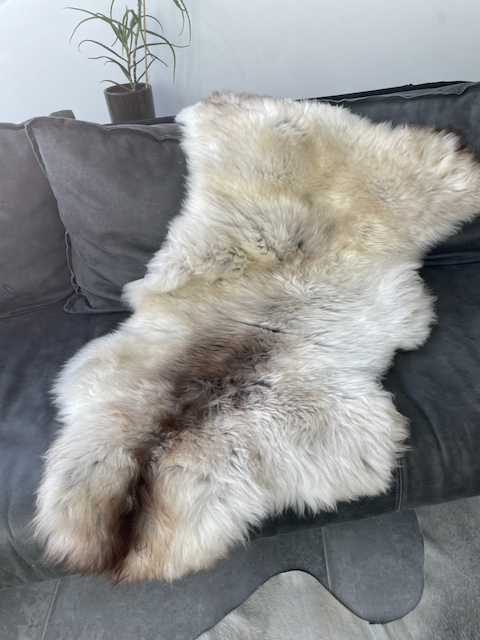 XL zilverkleurige vacht met bruin/taupe kleur