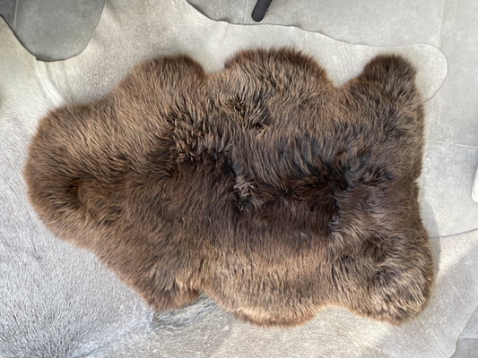 Large kortharig bruin schapenvacht